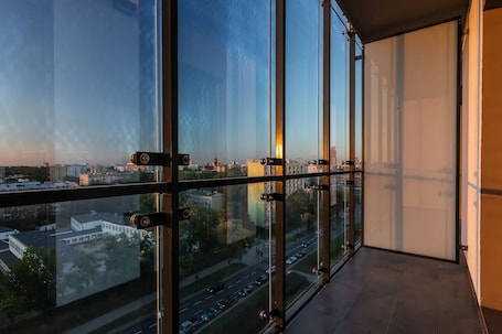 Premium bedding, desk, soundproofing, iron/ironing board