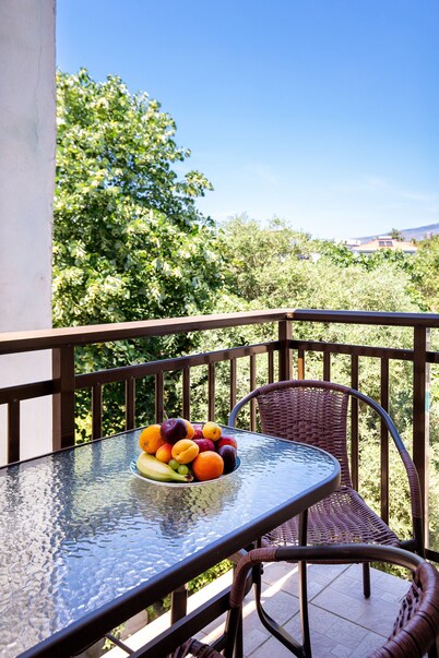 Famelia Studios Lampiris