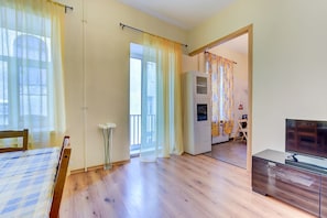 2 bedrooms, soundproofing, iron/ironing board, bed sheets
