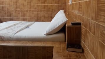 Classic Room, 1 Bedroom, Non Smoking | 1 bedroom, desk, free WiFi