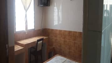 Chambre Classique, 1 chambre, non-fumeurs | 1 chambre, bureau, Wi-Fi gratuit