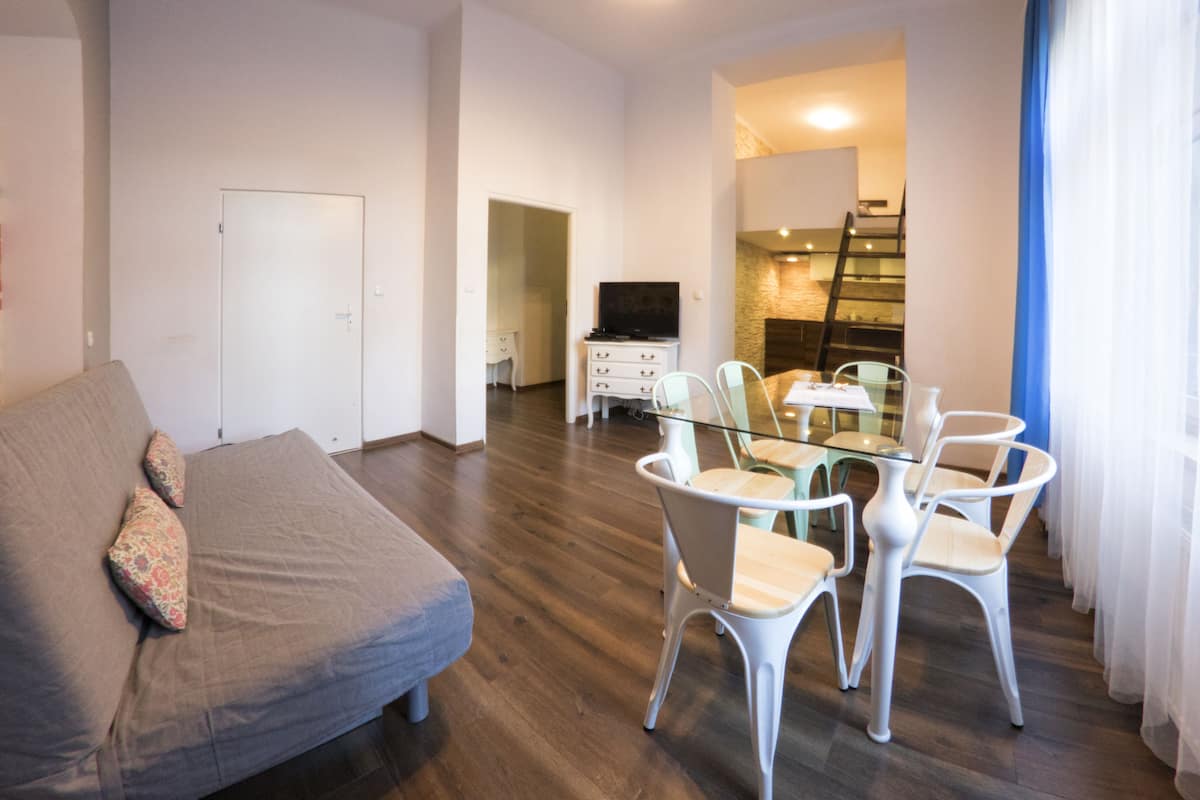 Family Apartment, 2 Bathrooms | Iron/ironing board, free cots/infant beds, free WiFi, bed sheets