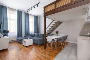 Deluxe Apartment