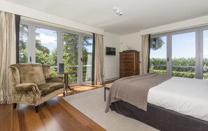 Habitación Confort doble, vistas a la piscina (Orange) | 1 dormitorio, ropa de cama de alta calidad, caja fuerte