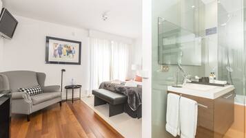 Comfort Double Room, 1 King Bed, Jetted Tub, Garden View (APPELSIN) | 1 bedroom, premium bedding, in-room safe, individually decorated