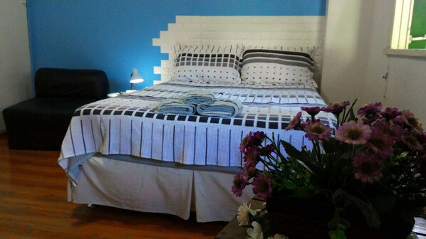 Iron/ironing board, free WiFi, bed sheets