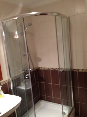 Estudio, Terraza | Baño | Tina con regadera, amenidades de baño gratuitas, secadora de cabello 