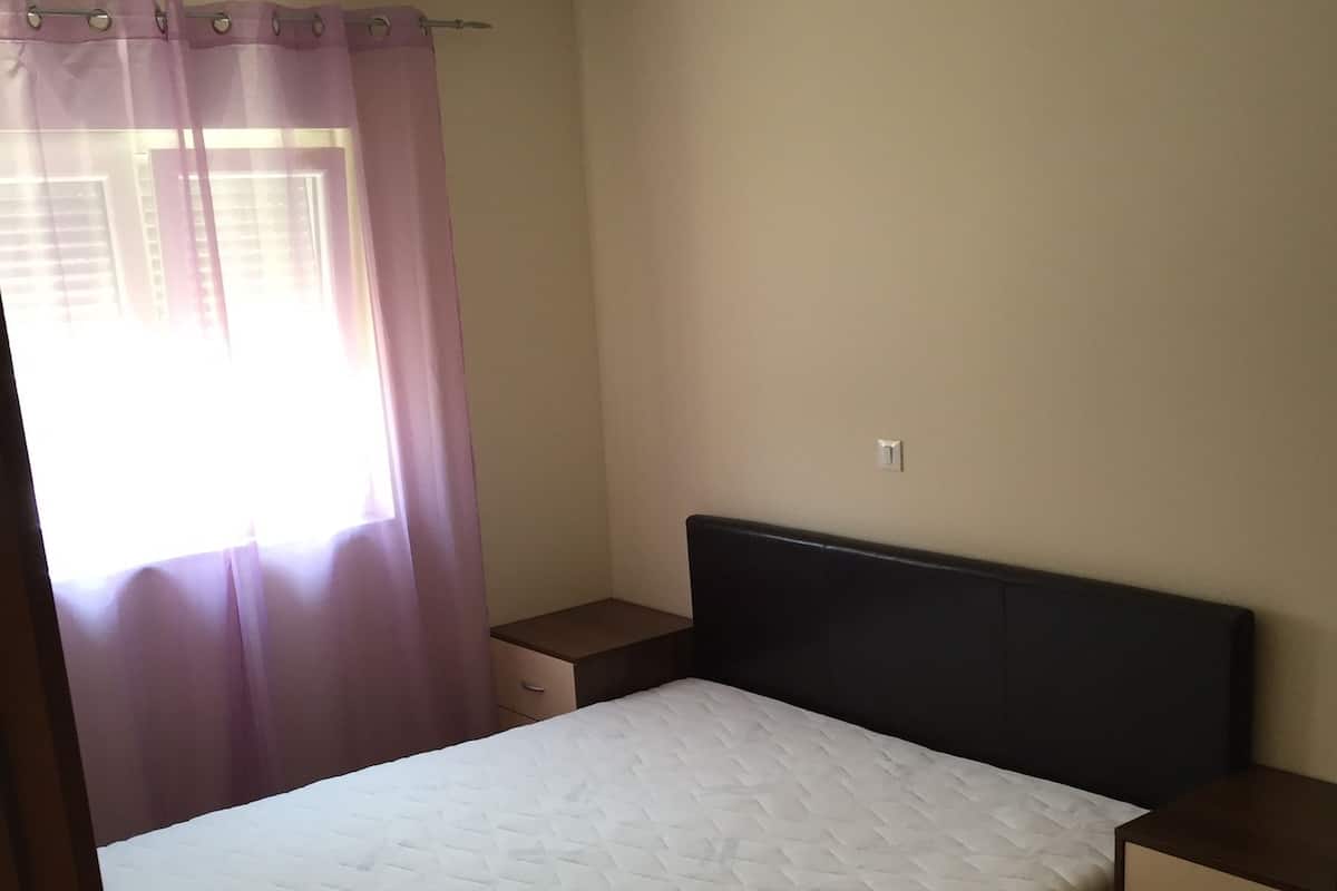 1 Schlafzimmer, hochwertige Bettwaren, Zimmersafe, Schreibtisch