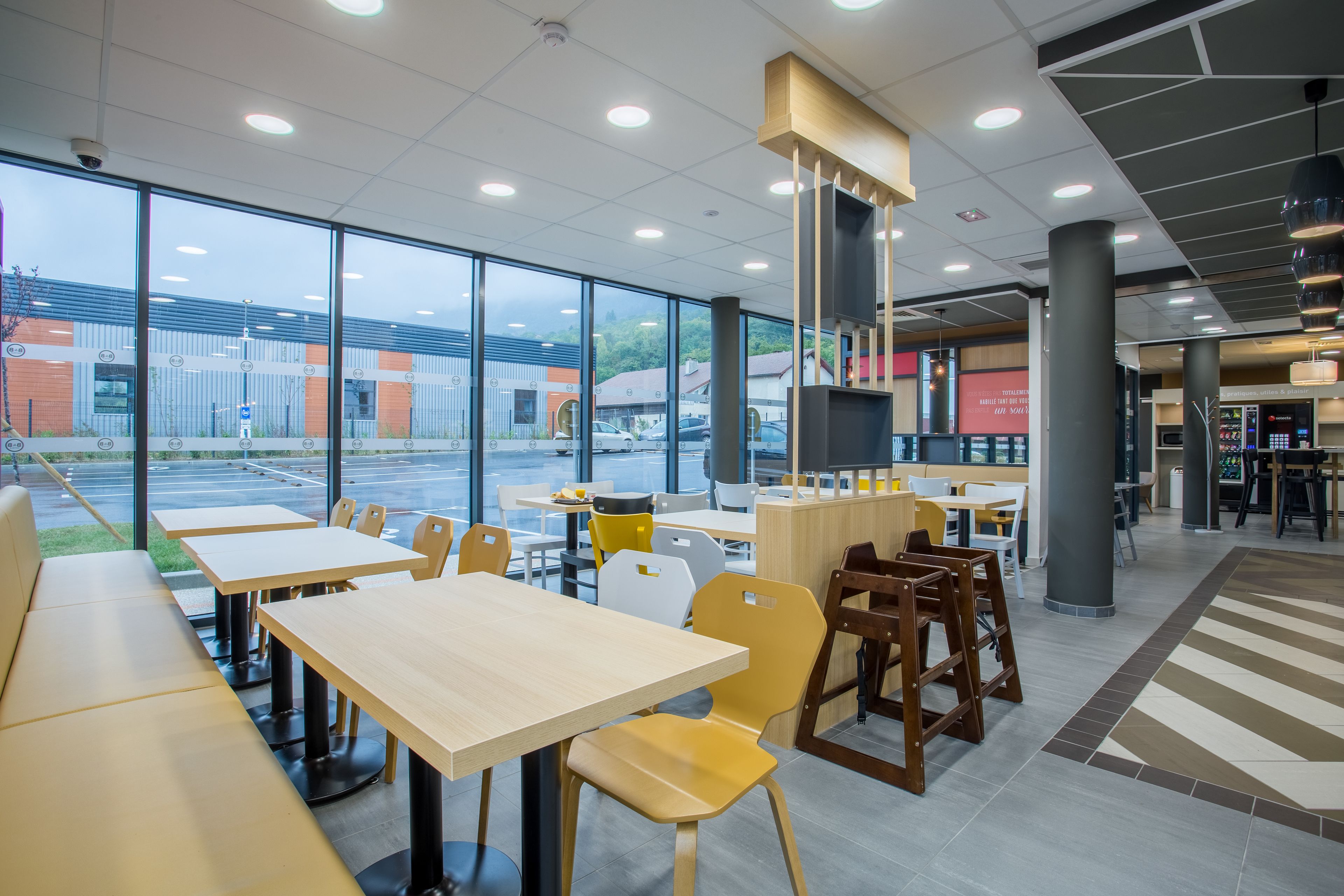 daily buffet breakfast for a fee