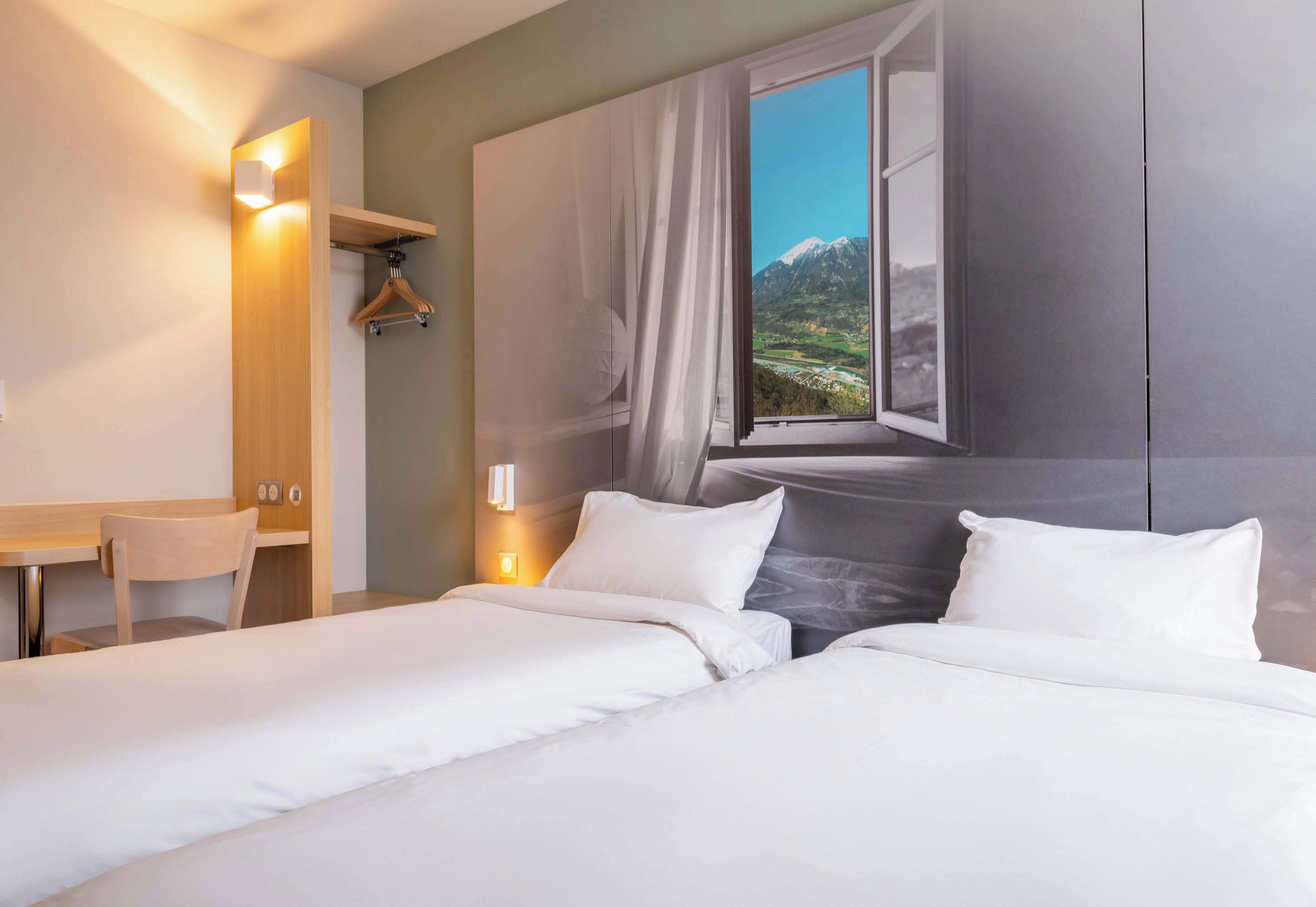 twin room, non smoking | 1 bedroom, premium bedding, desk, blackout curtains