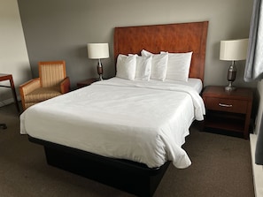 Standard Room, 1 Queen Bed (Mini Fridge, Microwave, Coffee Maker) | Individually decorated, individually furnished, desk, free WiFi