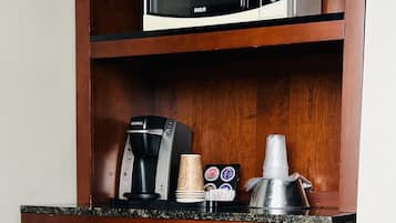 Standard Room, 1 Queen Bed (Mini Fridge, Microwave, Coffee Maker) | Individually decorated, individually furnished, desk, free WiFi