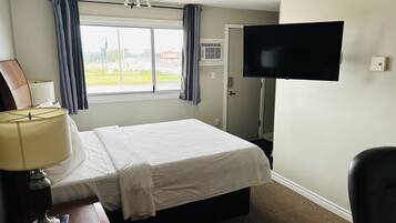 Standard Room, 1 Queen Bed (Mini Fridge, Microwave, Coffee Maker) | Individually decorated, individually furnished, desk, free WiFi