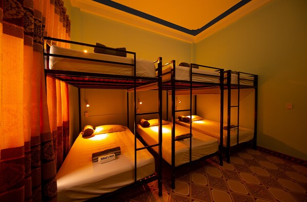 Dormitori compartit, dormitori mixt (Bed in 6-Bed) | Habitacions insonoritzades i wifi gratuïta