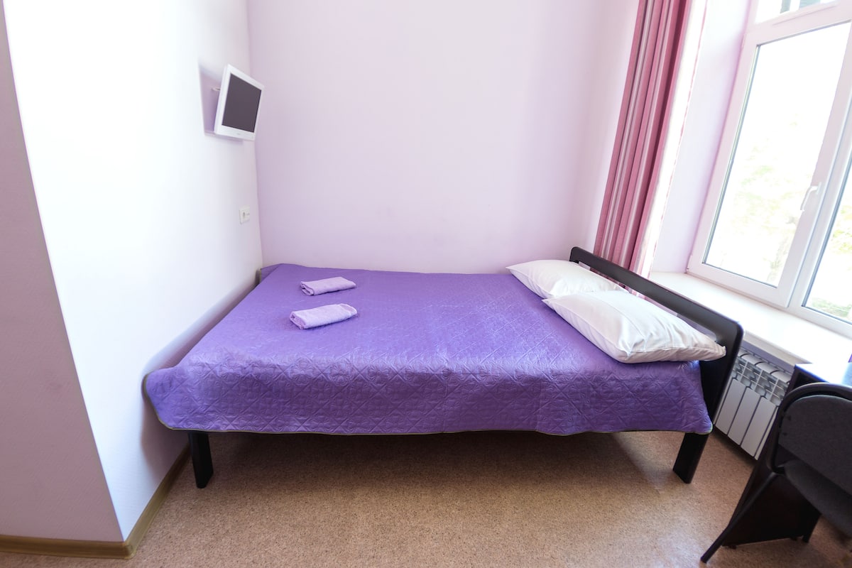 Standard-Doppelzimmer | Schreibtisch, Verdunkelungsvorhänge, Bügeleisen/Bügelbrett
