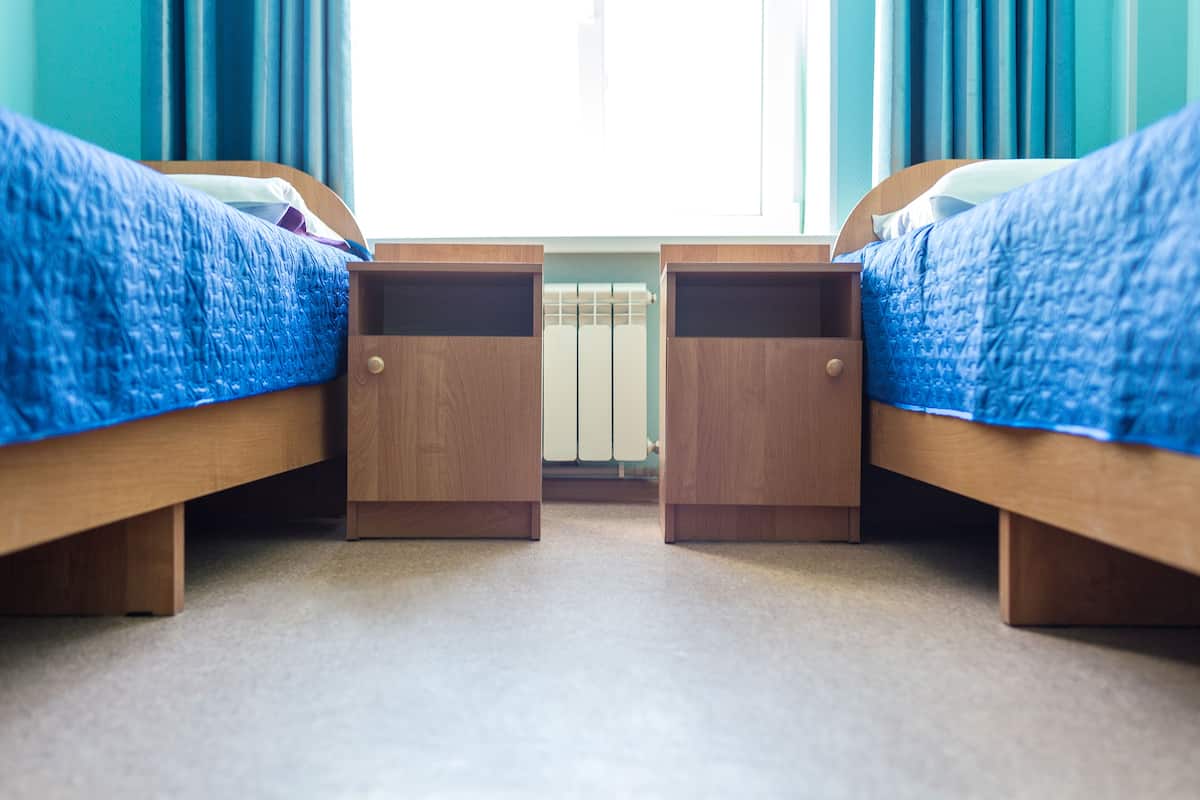 Zweibettzimmer | Schreibtisch, Verdunkelungsvorhänge, Bügeleisen/Bügelbrett
