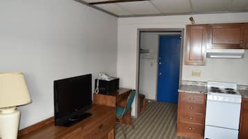 Chambre, 1 grand lit, non-fumeurs, coin cuisine | Rideaux occultants, Wi-Fi gratuit, draps fournis