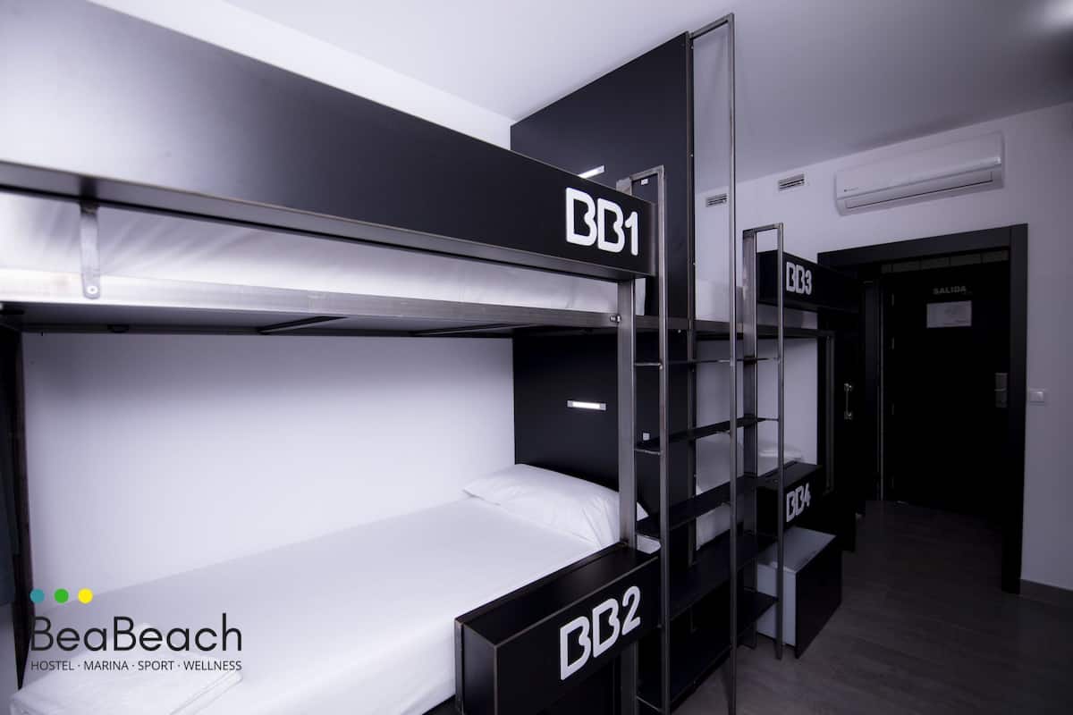 A bunk bed room with labels BB1, BB2, BB3, and BB4.