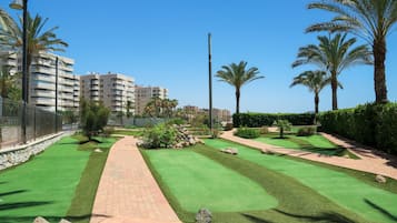 Mini-golf