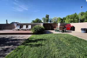 BBQ/picnic area - Sundowner Station (Riverton)