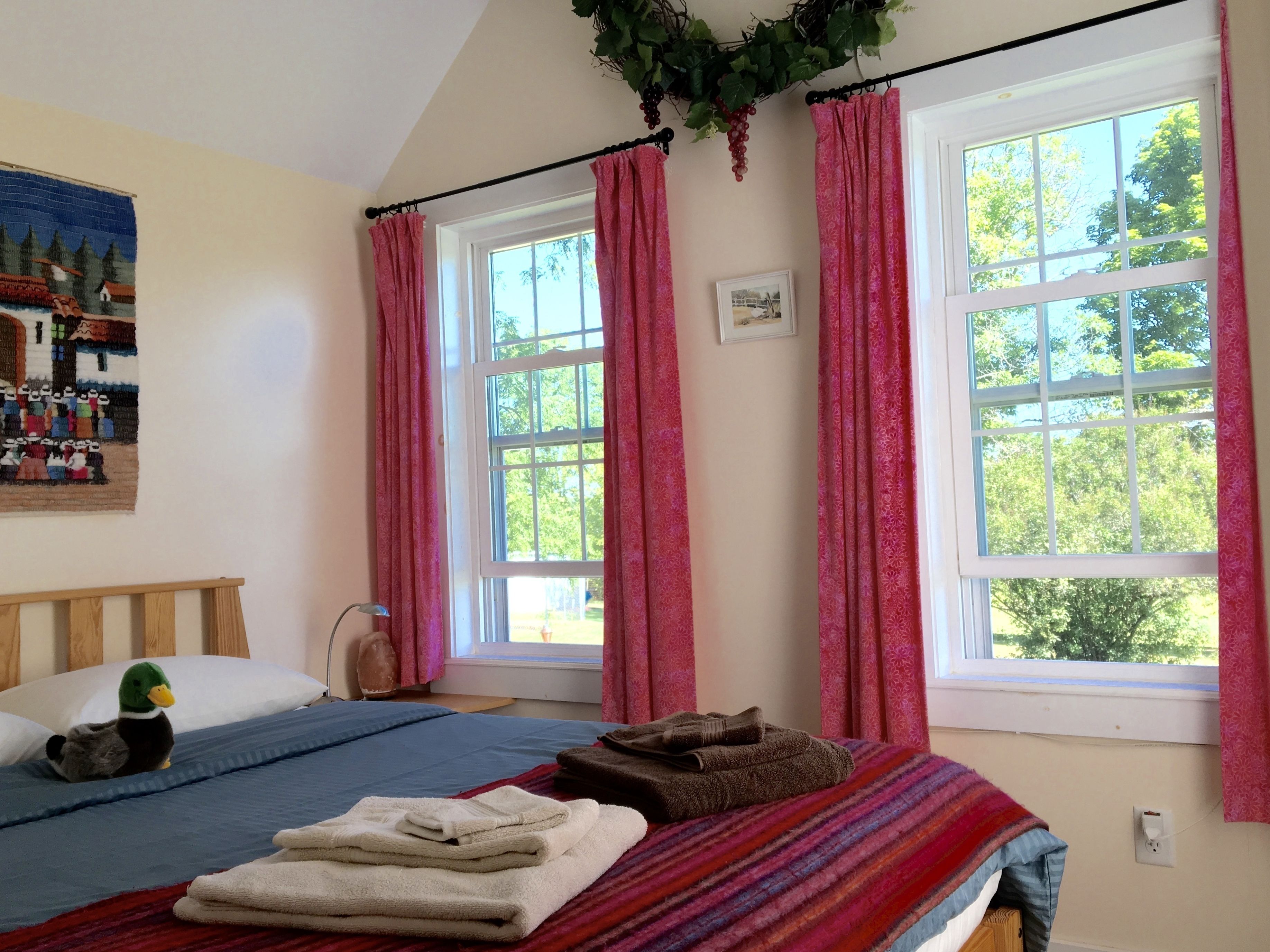 ملاءات للفراش لا تسبب الحساسية وأسرّة بإسفنج يتكيف مع شكل الجسم