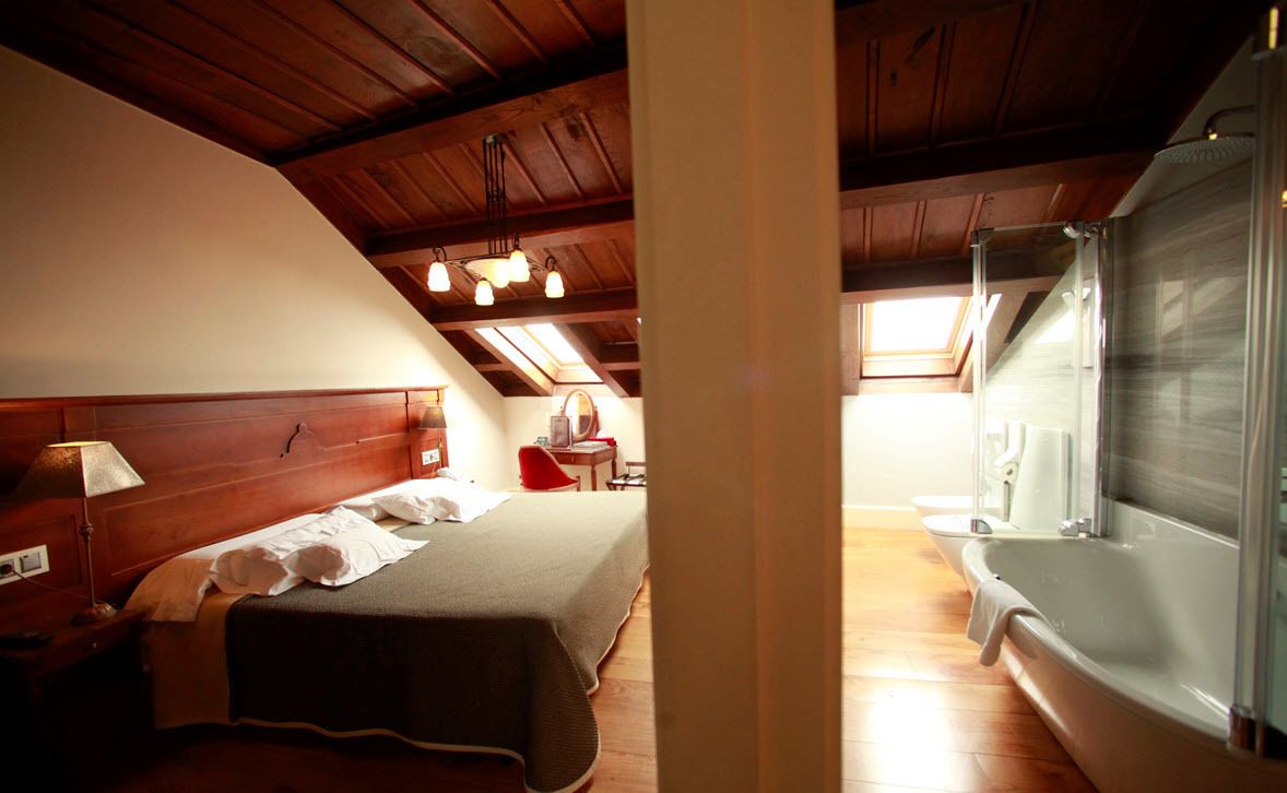 superior double room | minibar, in-room safe, desk, blackout curtains