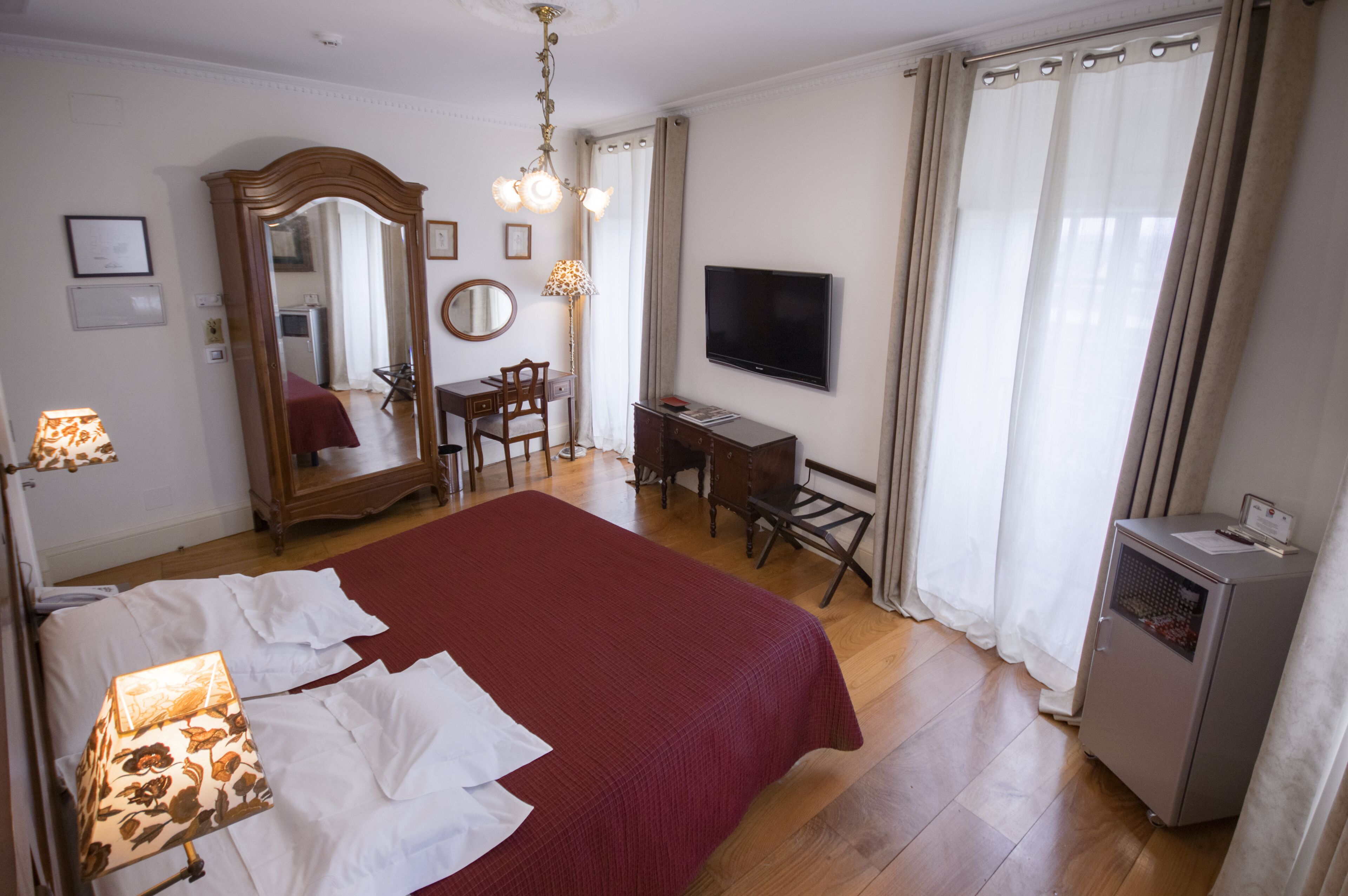 Minibar, in-room safe, desk, blackout curtains
