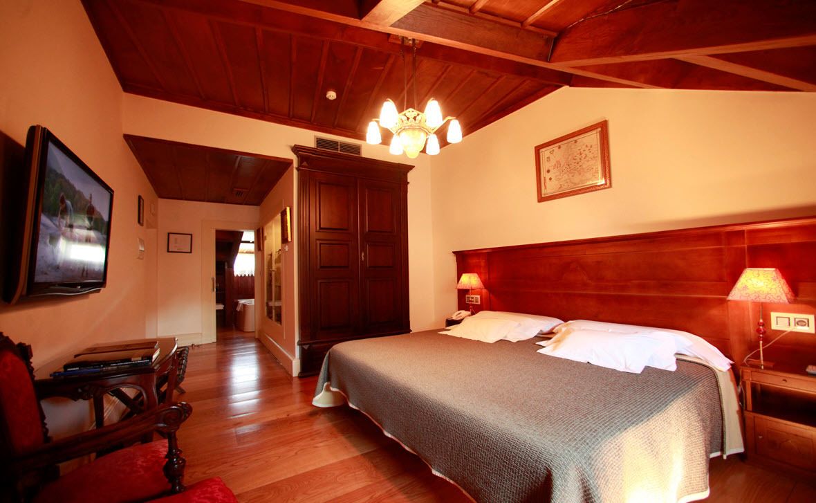 superior double room | minibar, in-room safe, desk, blackout curtains