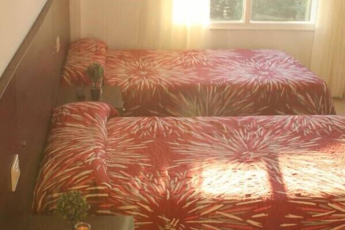 Wifi gratis y ropa de cama