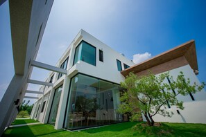 Exterior - Here is BNB (Zhongpu)