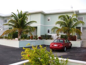 المنطقة المحيطة بالمنشأة