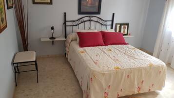 4 dormitorios, escritorio, tabla de planchar con plancha y wifi gratis