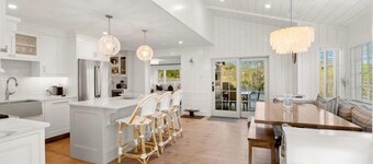 Luxury Home in Town! Spa & hotel amenities! Heated salt water pool!