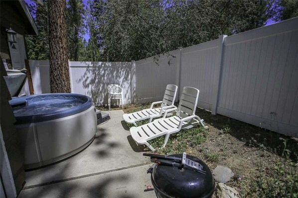 Cabin, 1 Bedroom, Non Smoking | BBQ/picnic Area