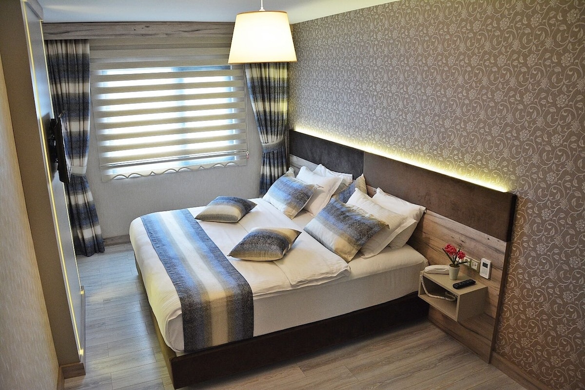 Suite - handicapvenligt - ikke-ryger (2+1) | Premium-sengetøj, minibar, individuelt design, skrivebord