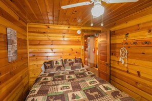 Cabana, 2 quartos, para não fumantes | 3 quartos, Wi-Fi de cortesia, roupa de cama