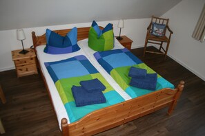 5 bedrooms, iron/ironing board, free WiFi, bed sheets - 190aqm one-familiy-house on 2000sqm gardenareal at the sea site (Liepen)