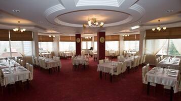 2 restaurants, breakfast, lunch, dinner served; local cuisine