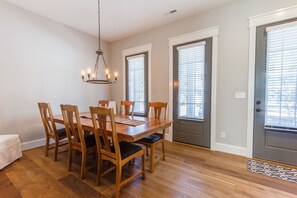 Casa de ciudad familiar, 4 habitaciones | Servicio a la habitación