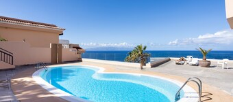 Vacaciones románticas refugio en posición con impresionantes Vistas