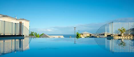 An infinity pool