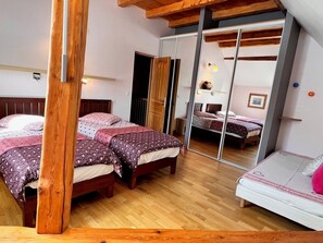 4 chambres, fer et planche Ă repasser, lit parapluie, Wi-Fi gratuit