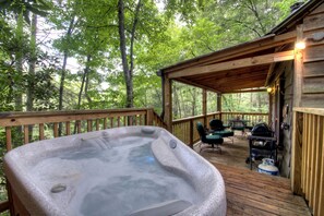 Bain à remous extérieur