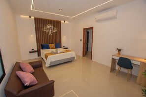 Habitació estàndard | Escriptori, wifi gratuïta i roba de llit 