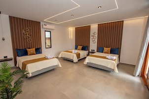 Habitación triple estándar | Escritorio, wifi gratis, ropa de cama
