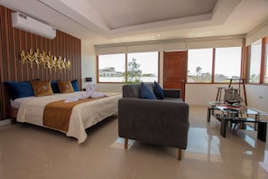 Premium Studio Suite | Desk, free WiFi, bed sheets - Hotel Blue Marlin (Puerto Baquerizo Moreno)