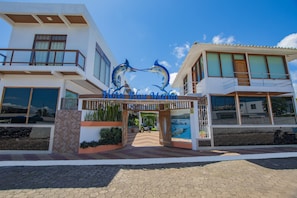 Front of property - Hotel Blue Marlin (Puerto Baquerizo Moreno)