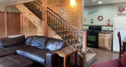 The Antler Luxury Cabin! Cooke City, at the entrance of Yellowstone's NE Gate and Lamar Valley