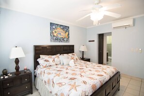 2 bedrooms, in-room safe, iron/ironing board, free WiFi - First Floor Walk to Everything 2 Bedroom 2 Bath Condo with all the amenities (Playa Hermosa)