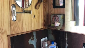 冷蔵庫、電子レンジ、コンロ、コーヒー / ティーメーカー